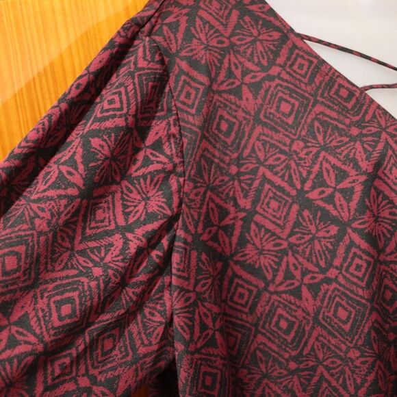 Faded Glory Burgundy Plus Size Criss Cross Print Top 3X - Picture 7 of 10